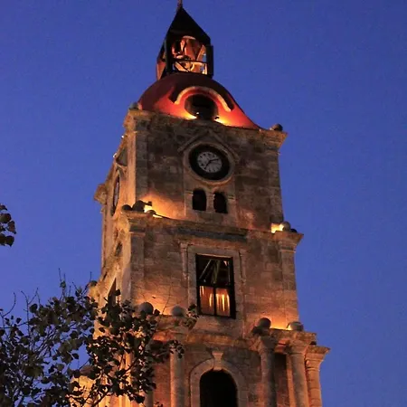 Knights Of Old Town Apartment