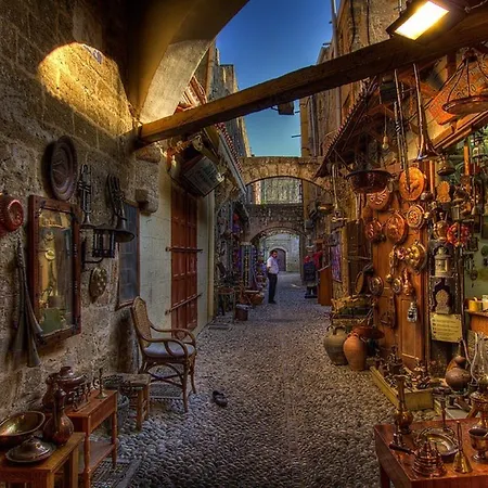 Knights Of Old Town Apartment