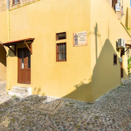 Knights Of Old Town Apartman