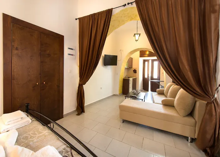 Knights Of Old Town Apartman *